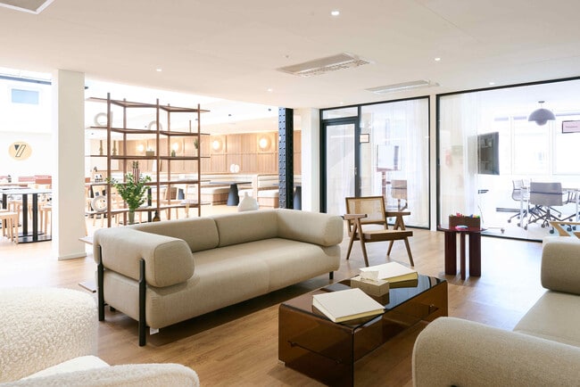 Plus de détails pour 36 Rue De Saint-Pétersbourg, Paris - Bureau à louer