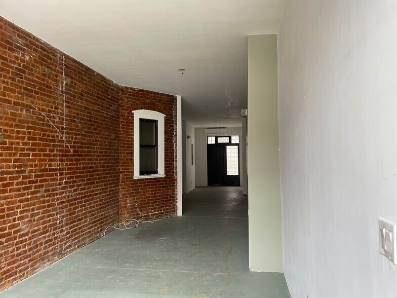 197 Franklin St, Brooklyn, NY à louer - Photo de l’immeuble – Image 2 sur 11