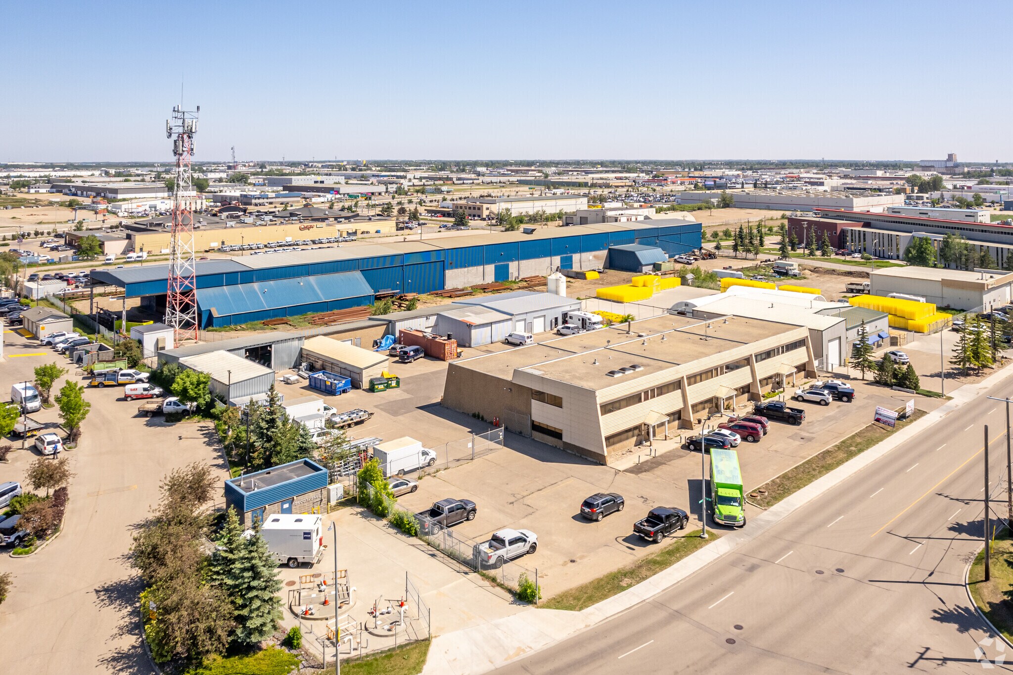 15330 123 Av NW, Edmonton, AB à louer Photo de l’immeuble– Image 1 sur 11