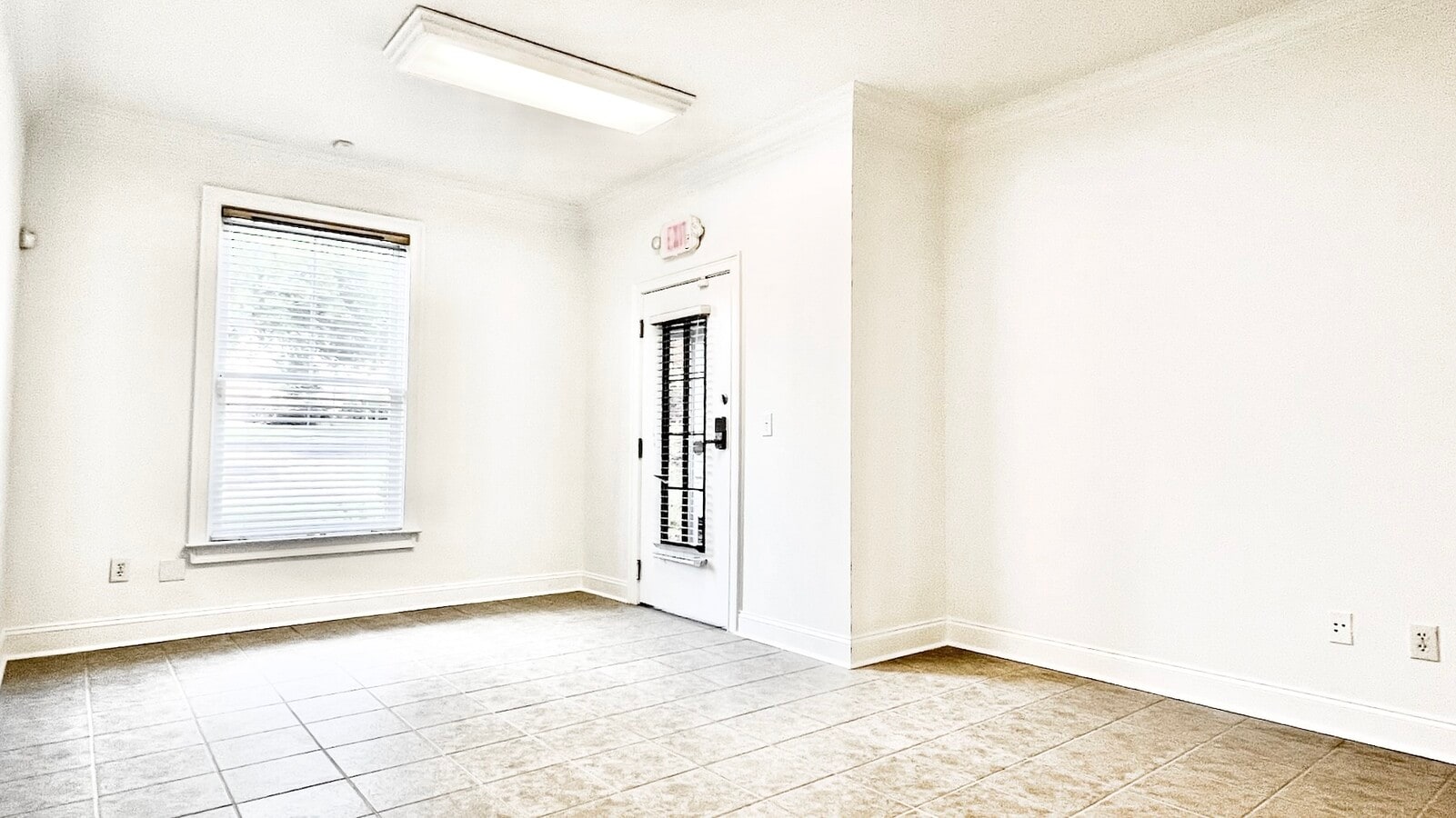 4080 McGinnis Ferry Rd, Alpharetta, GA 30005 - Lot 301 - - Photo intérieure - Image 1 of 16