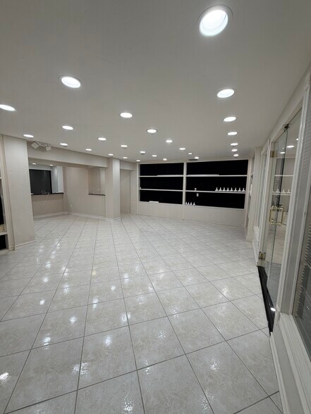 3663 Arnold Ave, Naples, FL à louer - Photo de l’immeuble – Image 3 sur 23