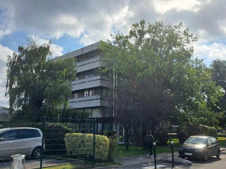 Bureau dans Limeil-Brévannes à louer - Photo de l’immeuble – Image 1 sur 6