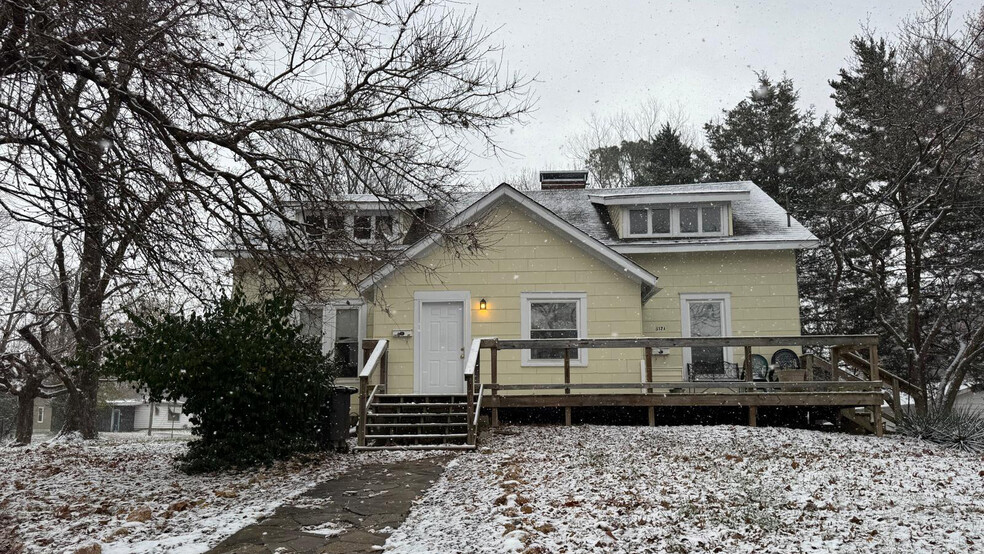 517 N Oakland Ave, Carbondale, IL à vendre - Photo principale – Image 1 sur 5