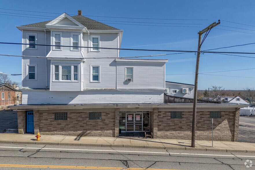 42-46 Main Rd, Tiverton, RI à vendre - Photo de l’immeuble – Image 3 sur 6