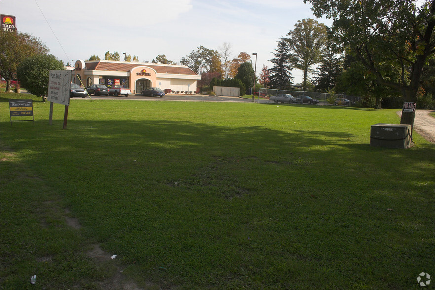 45550 N Gratiot Ave, Macomb Township, MI à louer - Photo principale – Image 1 sur 2