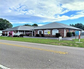 7552 Congress St, New Port Richey, FL à louer Photo de l’immeuble– Image 1 sur 6