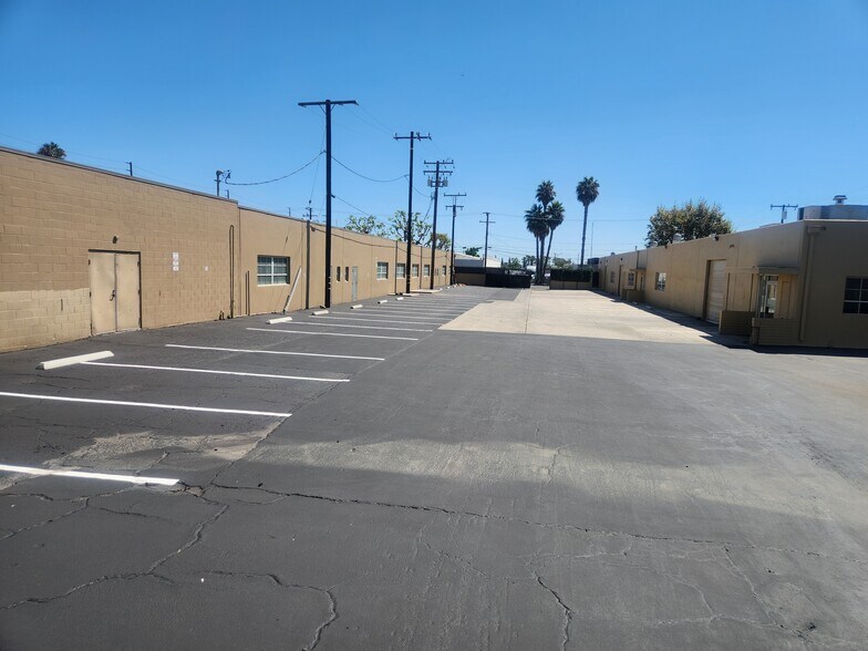 1225 Wakeham Ave, Santa Ana, CA à louer - Photo de l’immeuble – Image 3 sur 8