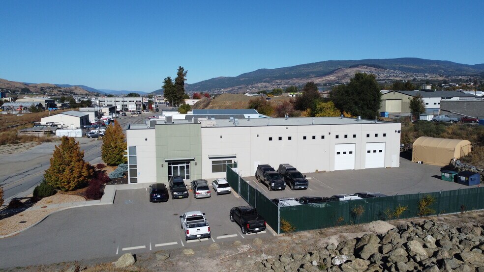 4501 31 St, Vernon, BC à vendre - Photo de l’immeuble – Image 3 sur 5