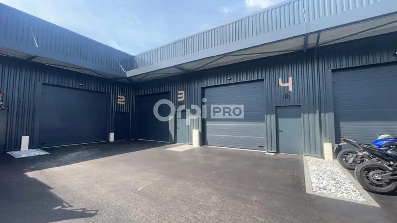 Industriel/Logistique dans Saint-Vincent-de-Tyrosse à louer - Photo de l’immeuble – Image 3 sur 10