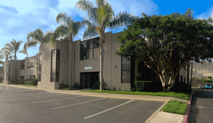 6370 Nancy Ridge Dr, San Diego, CA à louer Photo de l’immeuble– Image 1 sur 2