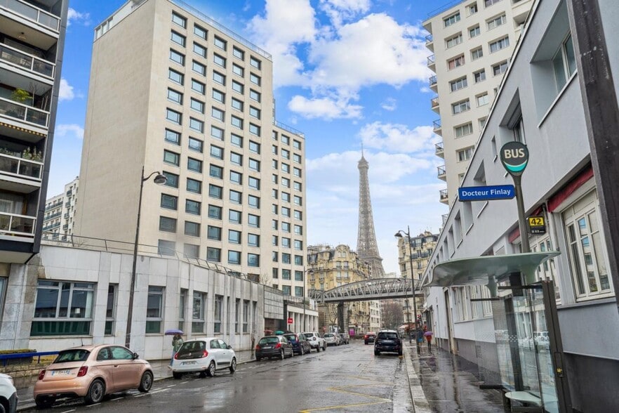 28-28 Rue Du Docteur Finlay, Paris à louer - Photo de l’immeuble – Image 2 sur 15