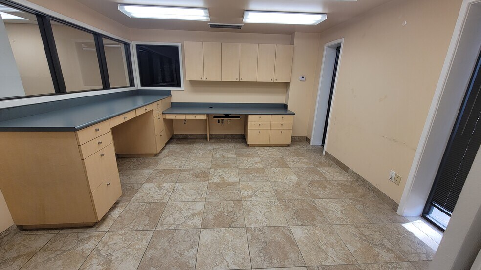 1515 Lakeville Dr, Kingwood, TX à louer - Photo de l’immeuble – Image 2 sur 6