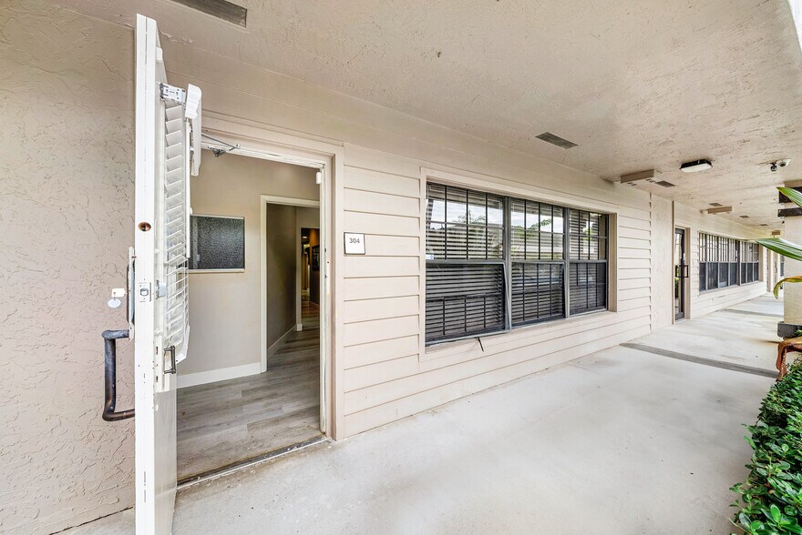 5341 W Atlantic Ave, Delray Beach, FL à louer - Photo de l’immeuble – Image 2 sur 6