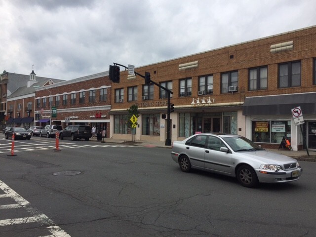 235 E Broad St, Westfield, NJ à louer - Photo de l’immeuble – Image 2 sur 4
