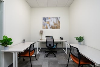 10926 David Taylor Dr, Charlotte, NC à louer Photo de l’immeuble– Image 2 sur 3