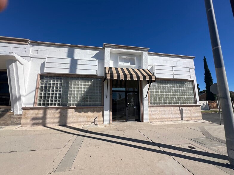 7540-7544 Balboa Blvd, Van Nuys, CA à louer - Photo de l’immeuble – Image 3 sur 33