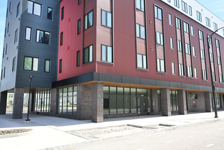 450 S Park Ave, Buffalo, NY à louer - Photo de l’immeuble – Image 3 sur 36