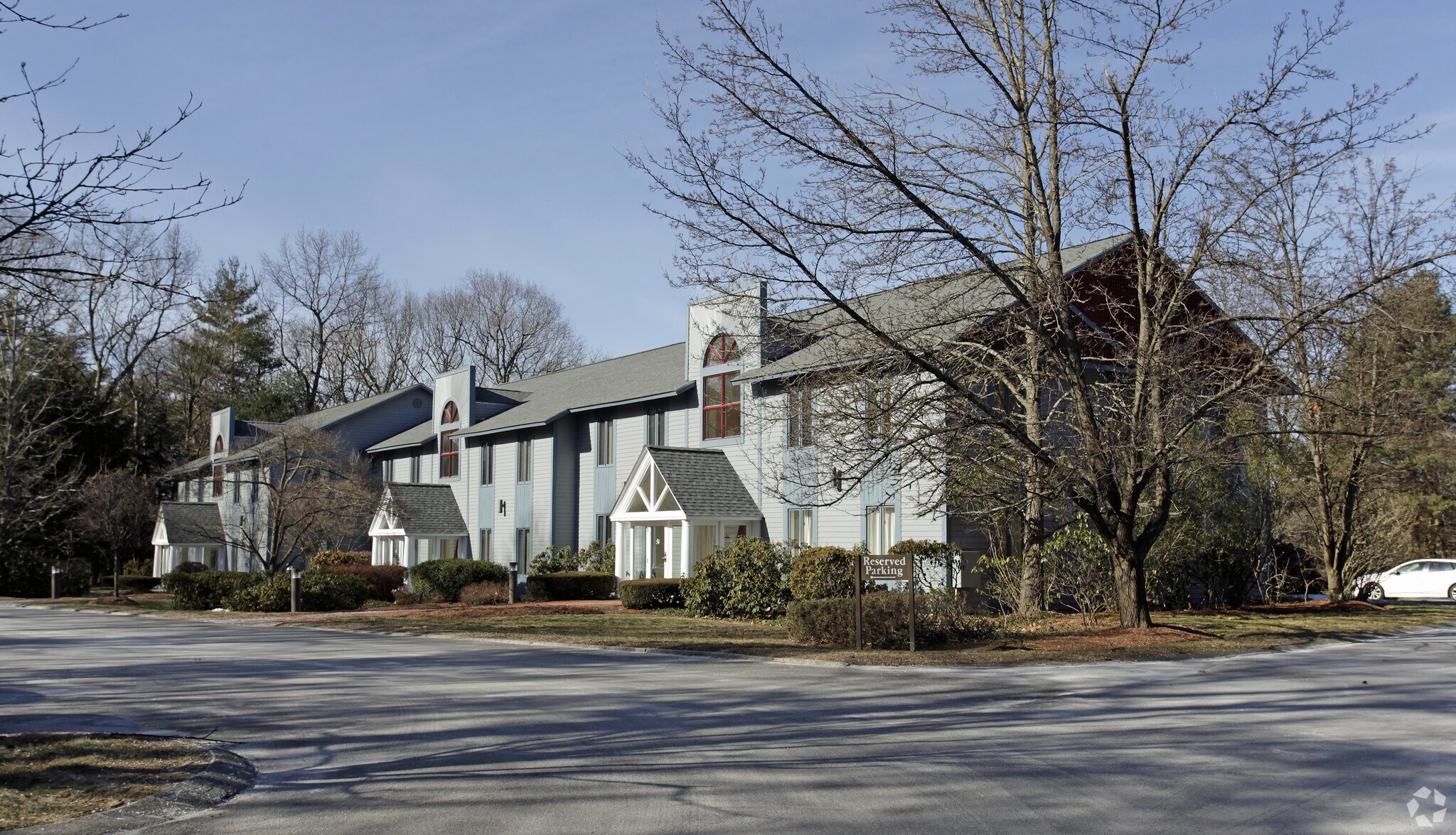 42 Nonset Path, Acton, MA à louer Photo principale– Image 1 sur 3