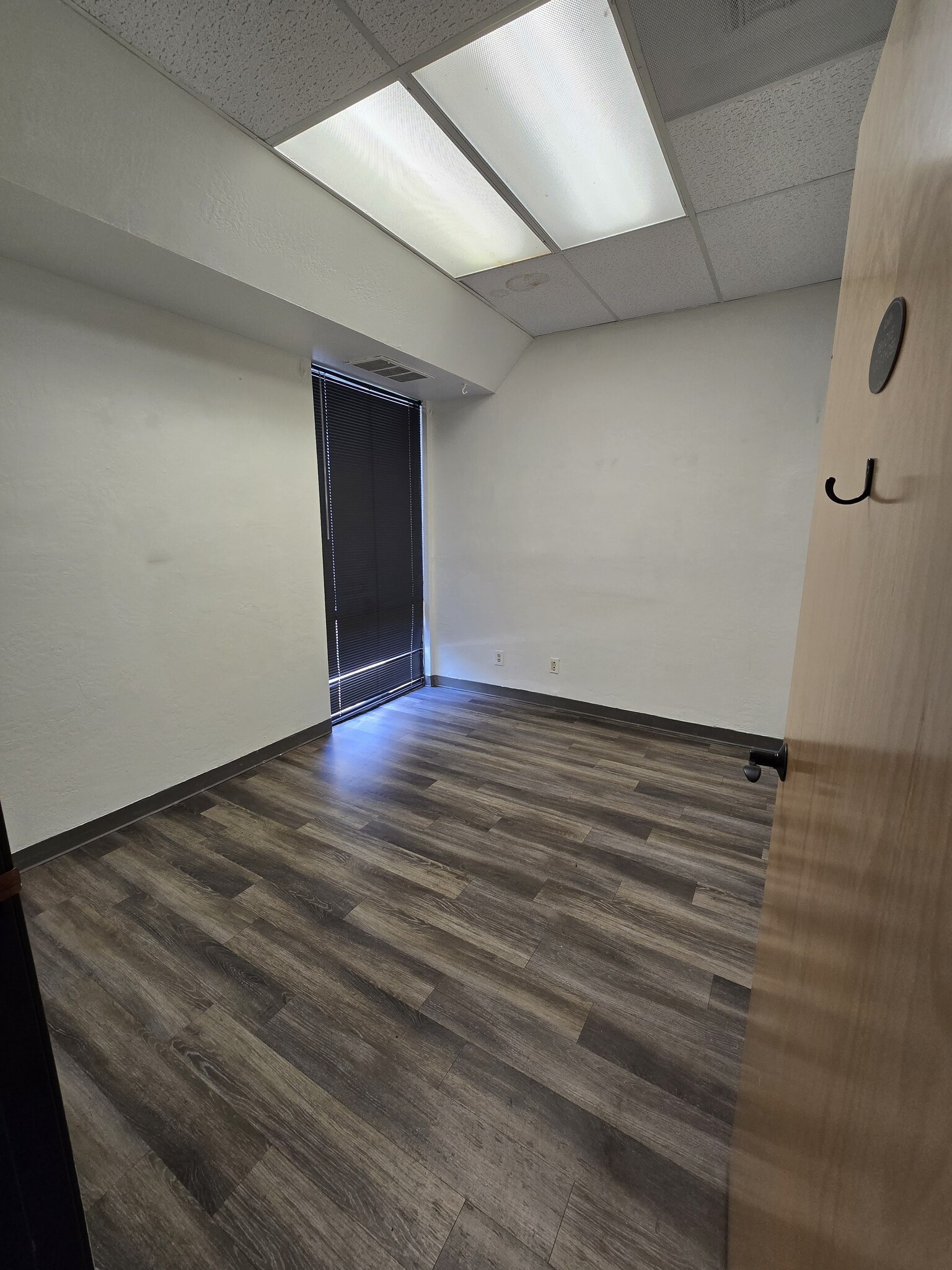 1130 E Missouri Ave, Phoenix, AZ à louer Photo intérieure– Image 1 sur 28