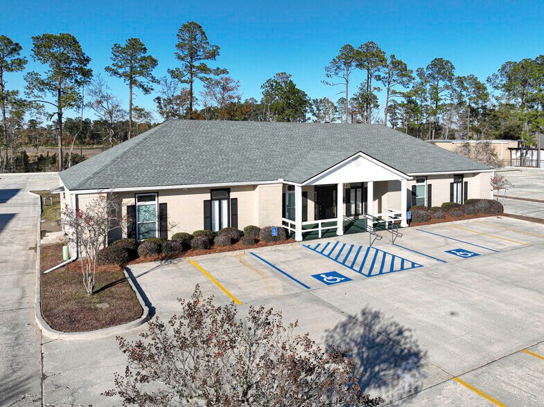 300 Gateway Dr, Slidell, LA à louer - Photo de l’immeuble – Image 2 sur 7