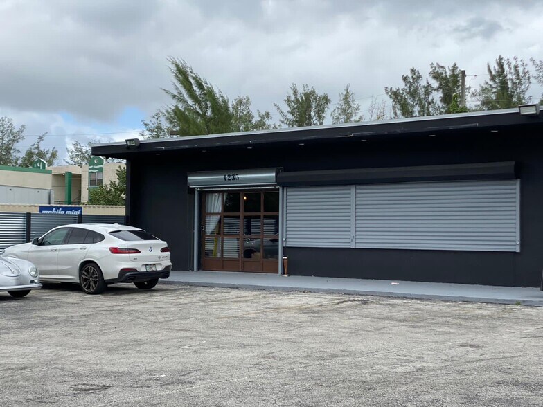 1235 NW 103rd St, Miami, FL à vendre - Photo de l’immeuble – Image 2 sur 7