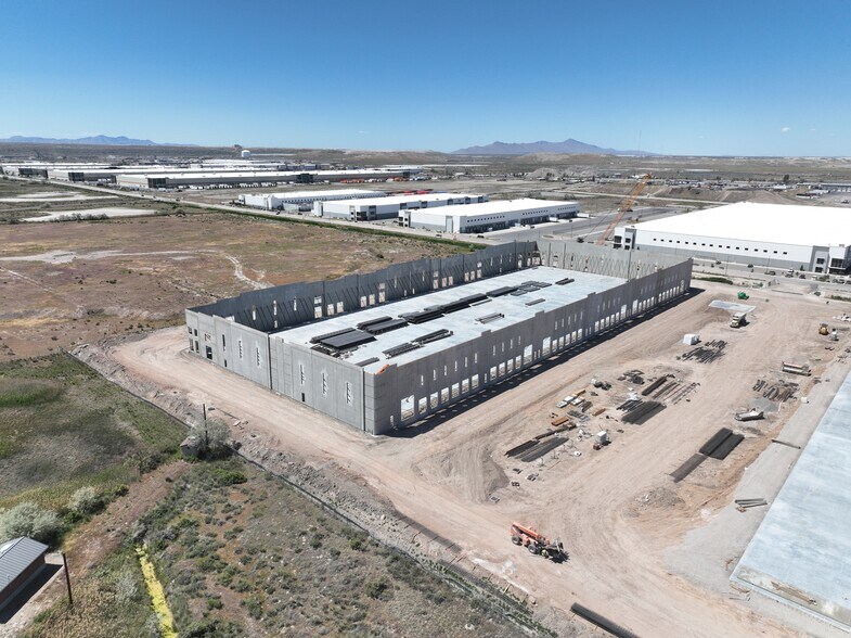 6165 Beagley Rd, West Valley City, UT à louer - Photo de l’immeuble – Image 2 sur 2