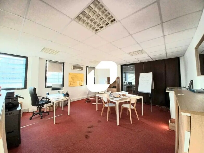 Bureau dans Cenon à louer - Photo de l’immeuble – Image 3 sur 6