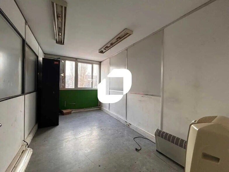 Bureau dans Le Blanc-Mesnil à louer - Photo de l’immeuble – Image 3 sur 3
