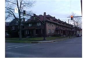 Plus de détails pour 603 Chestnut St, Coshocton, OH - Logement à vendre