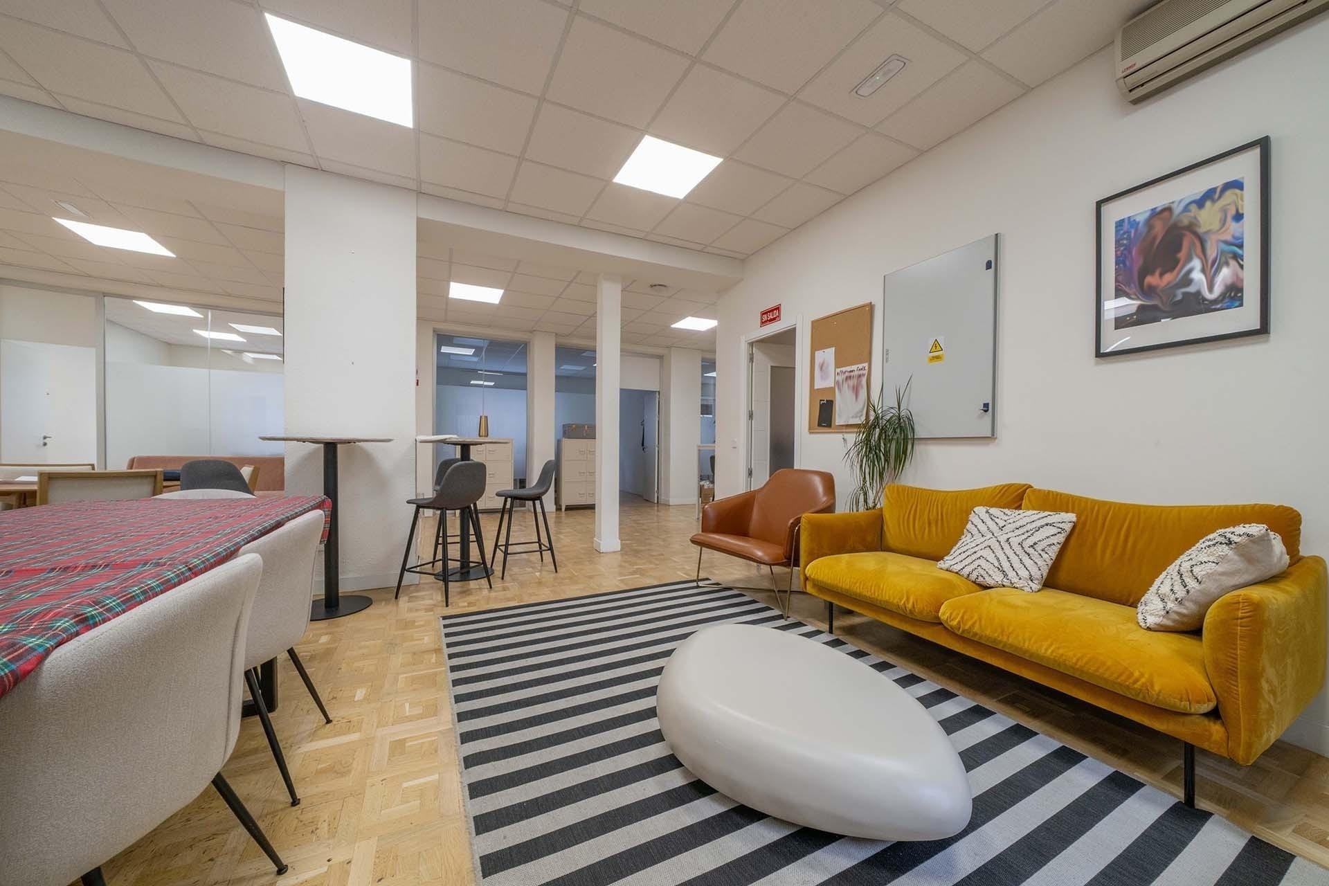 Immeuble residentiel dans Madrid, Madrid à vendre Photo principale– Image 1 sur 5