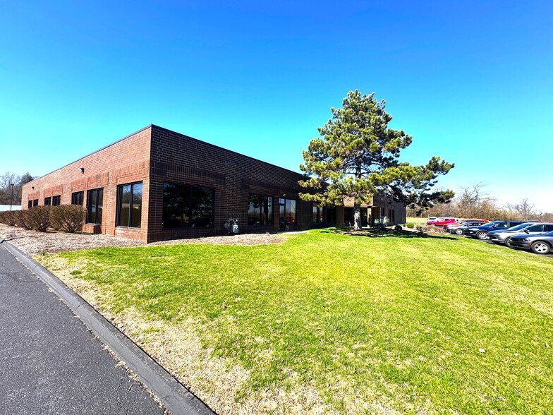 7691-7695 Poe Ave, Dayton, OH à louer - Photo de l’immeuble – Image 2 sur 6