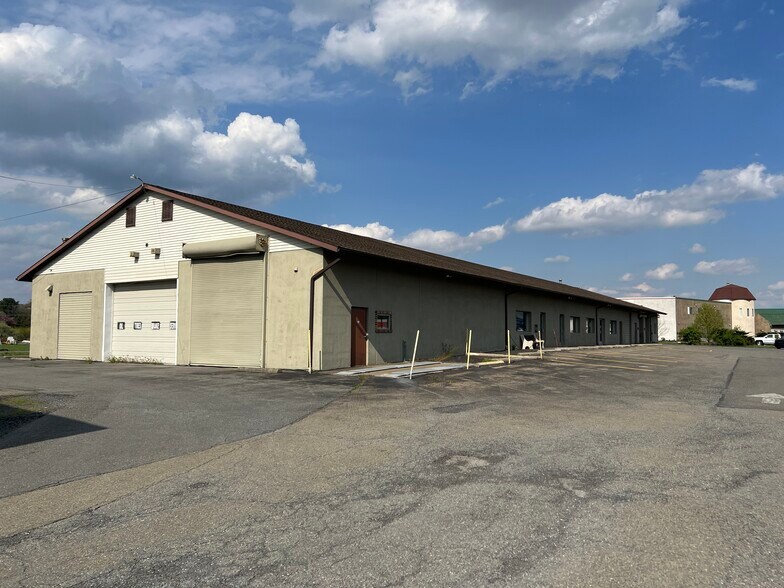 956 Weir Lake Rd, Brodheadsville, PA à vendre - Photo principale – Image 1 sur 2