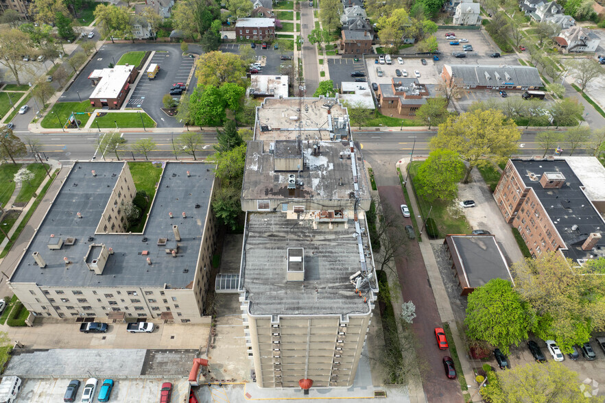733 W Market St, Akron, OH à louer - Photo de l’immeuble – Image 3 sur 5