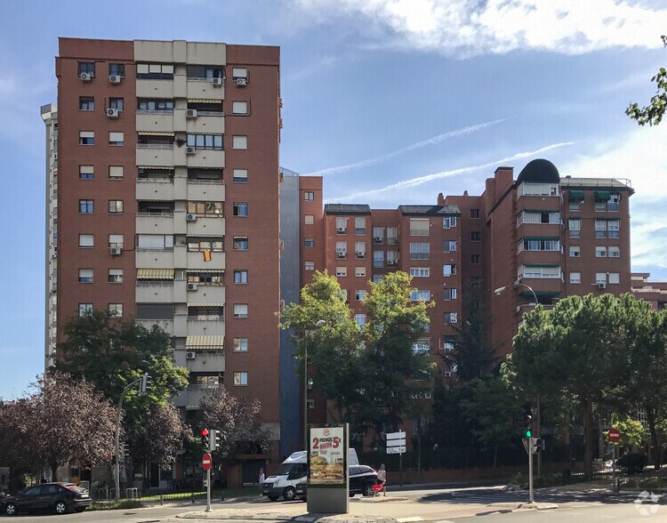 Local commercial dans Madrid, Madrid à louer - Photo de l’immeuble – Image 1 sur 1