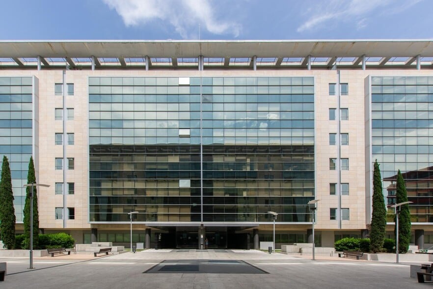 Bureau dans Rivas-Vaciamadrid, Madrid à louer - Photo de l’immeuble – Image 3 sur 9