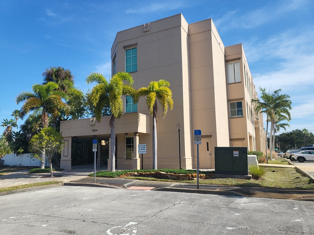 1604 S Harbor City Blvd, Melbourne, FL à louer Photo de l’immeuble– Image 1 sur 5