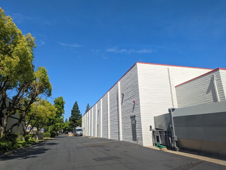 6422 Tupelo Dr, Citrus Heights, CA à vendre - Photo de l’immeuble – Image 3 sur 10