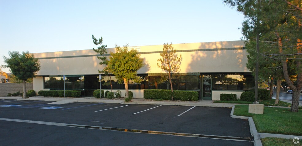 44285 Lowtree Ave, Lancaster, CA à louer - Photo de l’immeuble – Image 2 sur 3