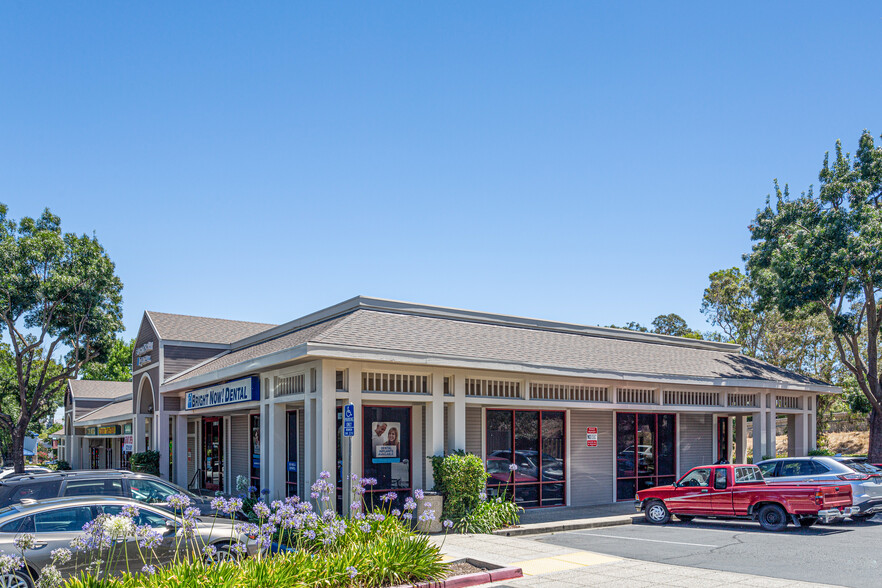 1150-1160 Arnold Dr, Martinez, CA à louer - Photo de l’immeuble – Image 2 sur 7