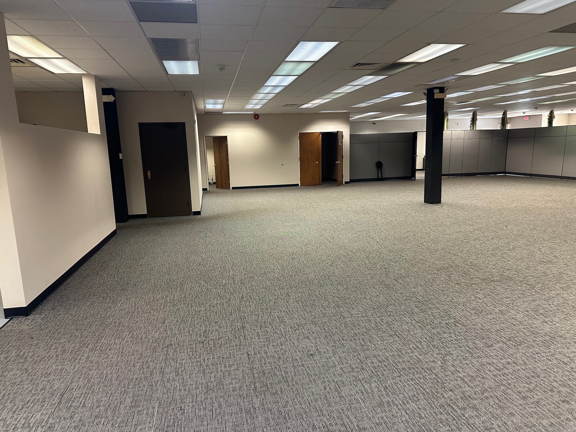 2351 Whirlpool St, Niagara Falls, NY à louer Photo intérieure– Image 1 sur 9