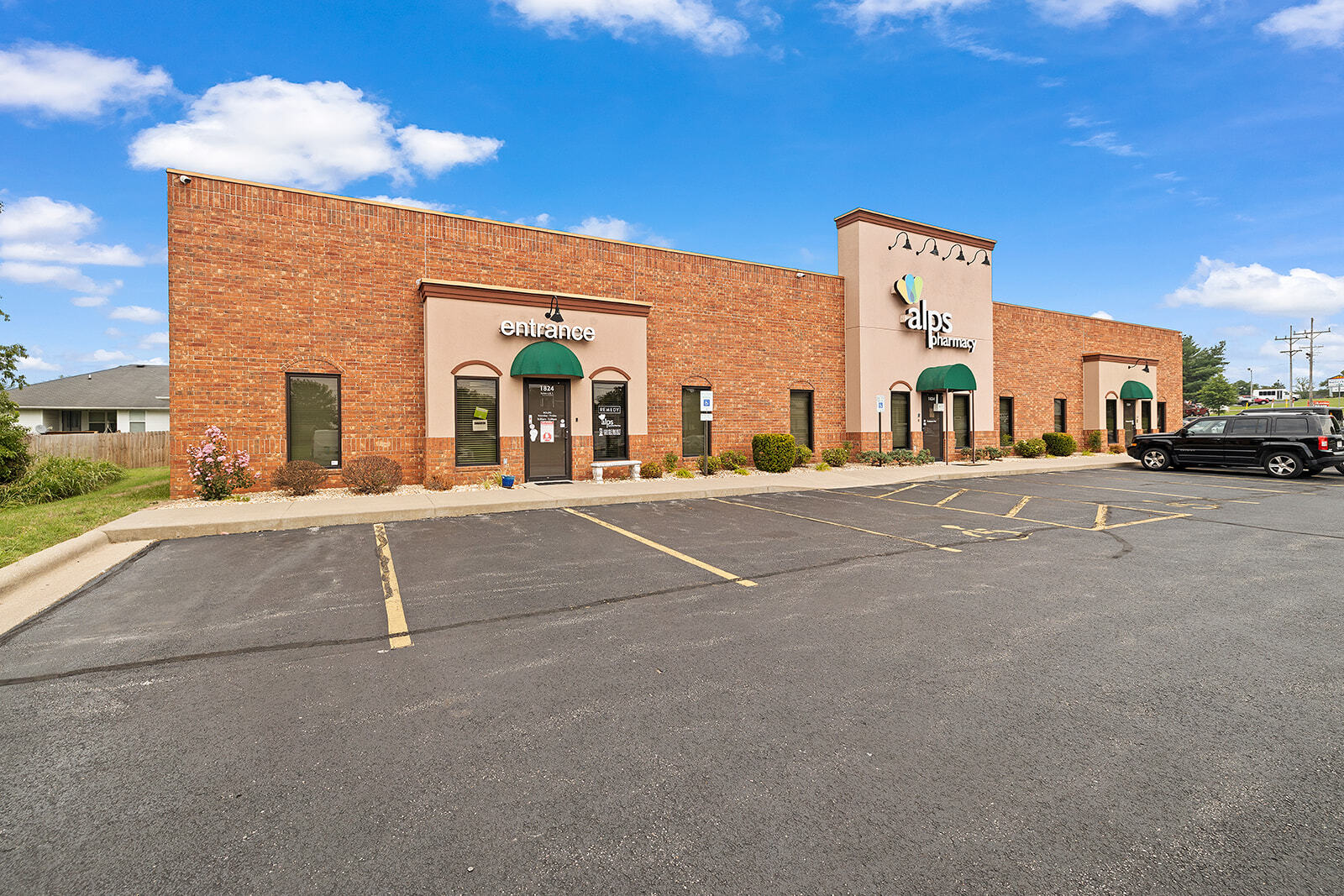 1824 N Hwy CC, Nixa, MO à louer Photo de l’immeuble– Image 1 sur 54