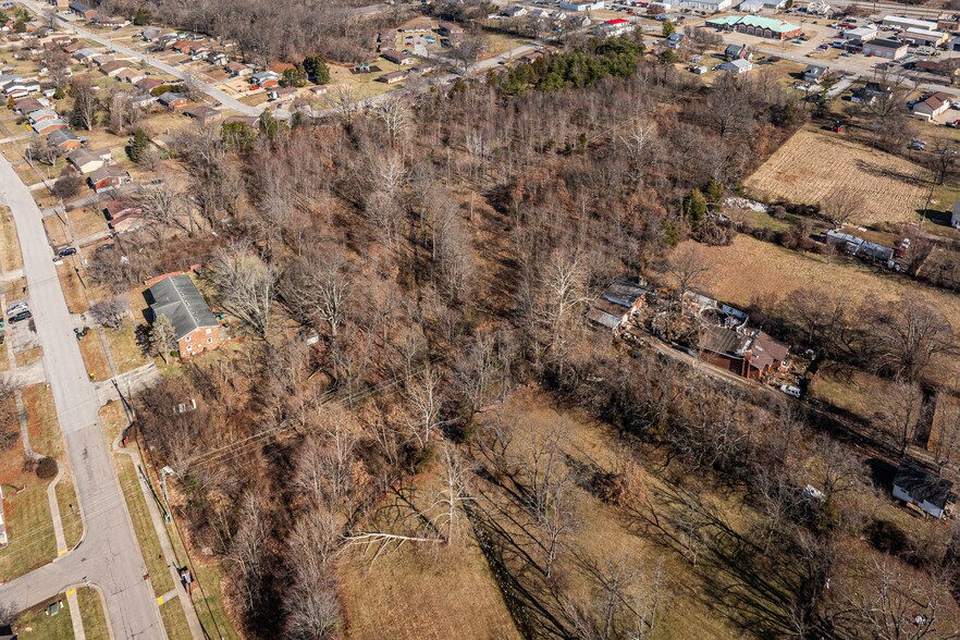 605-S Wilson Rd, Radcliff, KY à vendre - Photo de l’immeuble – Image 3 sur 18