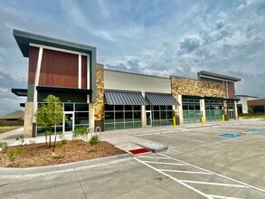 7051 Wayne Rd, Westland, MI à louer Photo intérieure– Image 1 sur 2