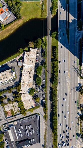 2261-2299 NE 164th St, Aventura, FL à louer - Photo de l’immeuble – Image 2 sur 37