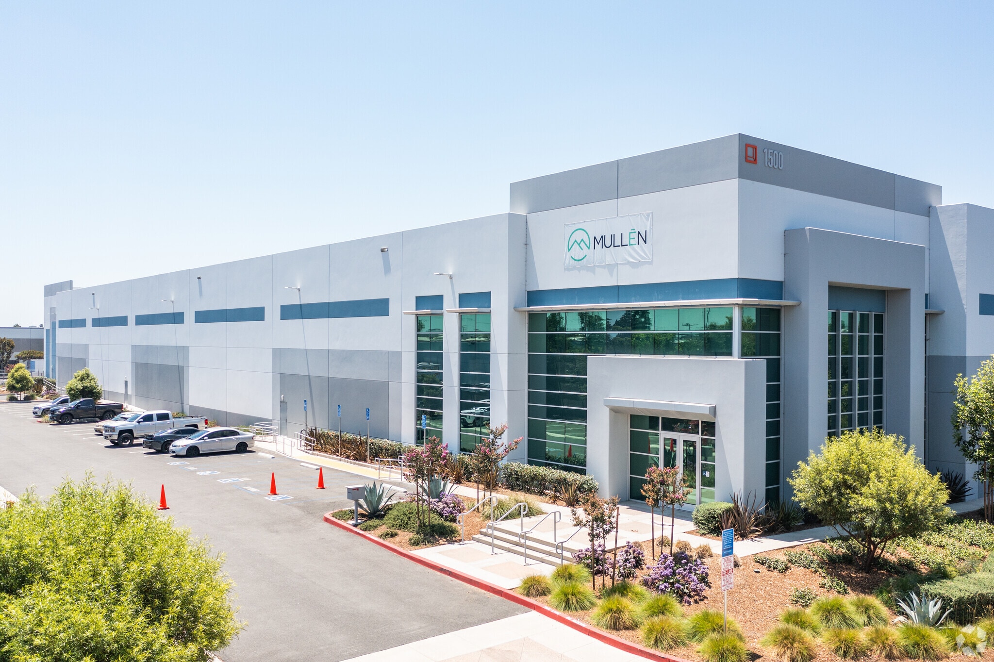 1500 E Walnut Ave, Fullerton, CA à louer Photo principale– Image 1 sur 6