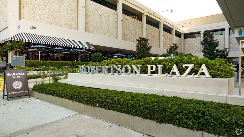 116-120 N Robertson Blvd, West Hollywood, CA à louer - Photo de l’immeuble – Image 2 sur 7