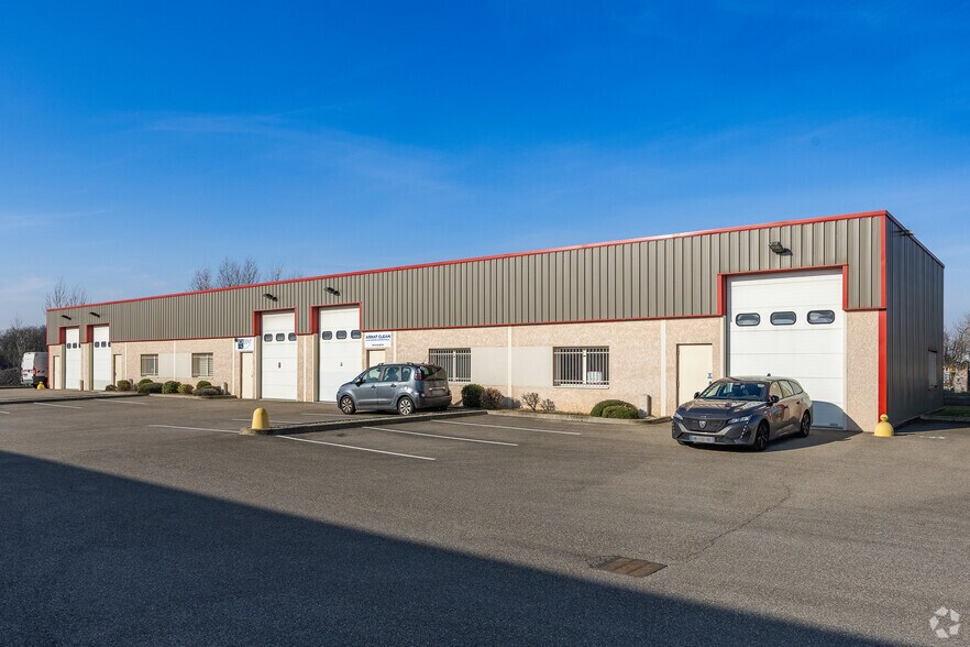 1A Rue Augustin Fresnel, Chassieu à louer - Photo de l’immeuble – Image 2 sur 8