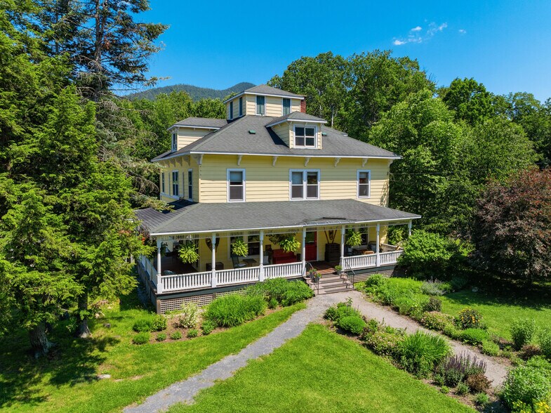 1834 NY-73 Scenic, Keene Valley, NY à vendre - Photo de l’immeuble – Image 3 sur 40