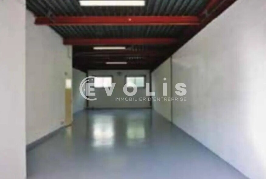 17 Rue Des Cerisiers, Lisses à louer - Photo de l’immeuble – Image 2 sur 2