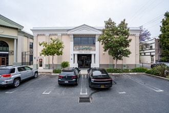 751 Marsh St, San Luis Obispo, CA à louer Photo intérieure– Image 2 sur 22